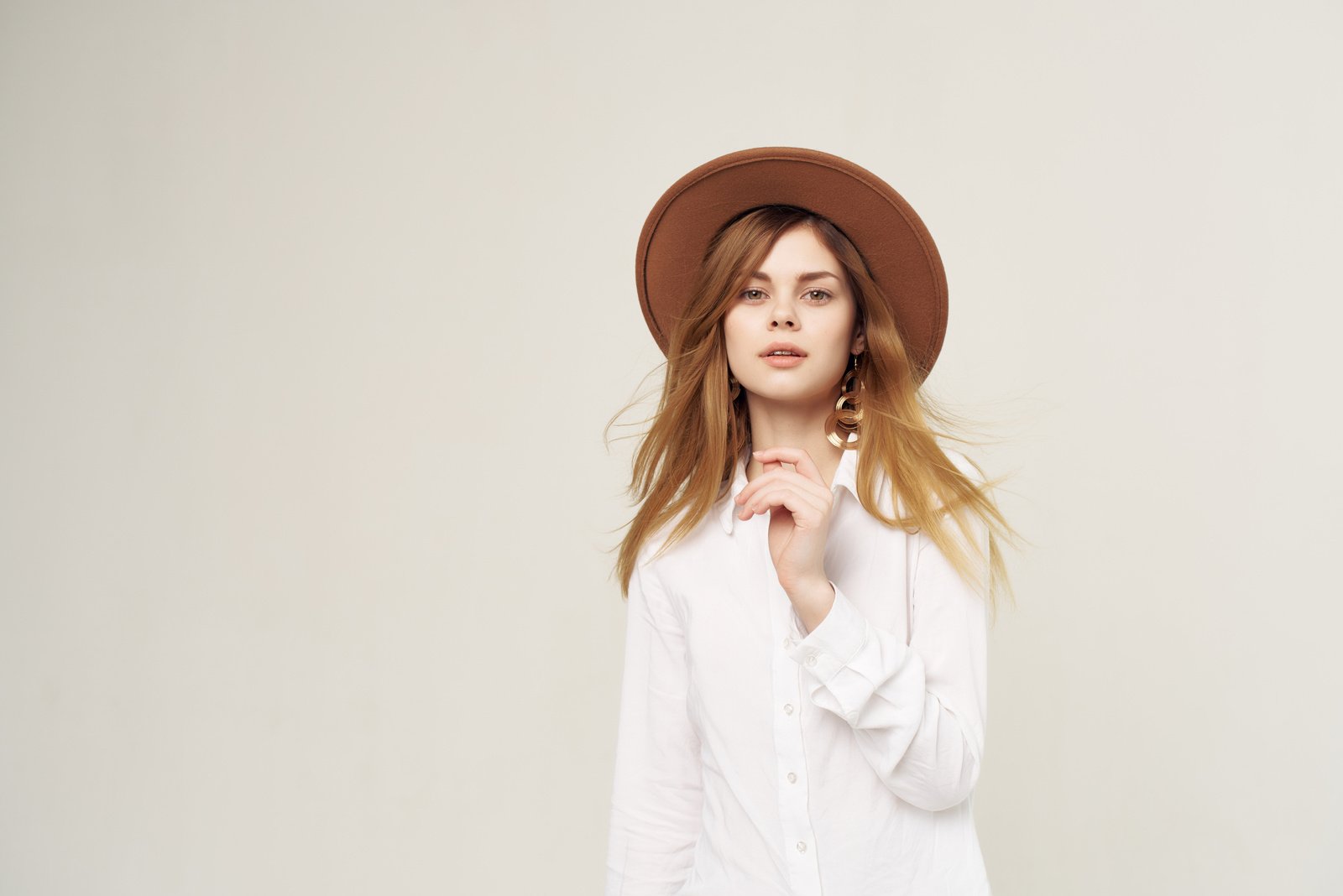 Attractive Woman Wearing Hat Decoration White Shirt Charm Street Style